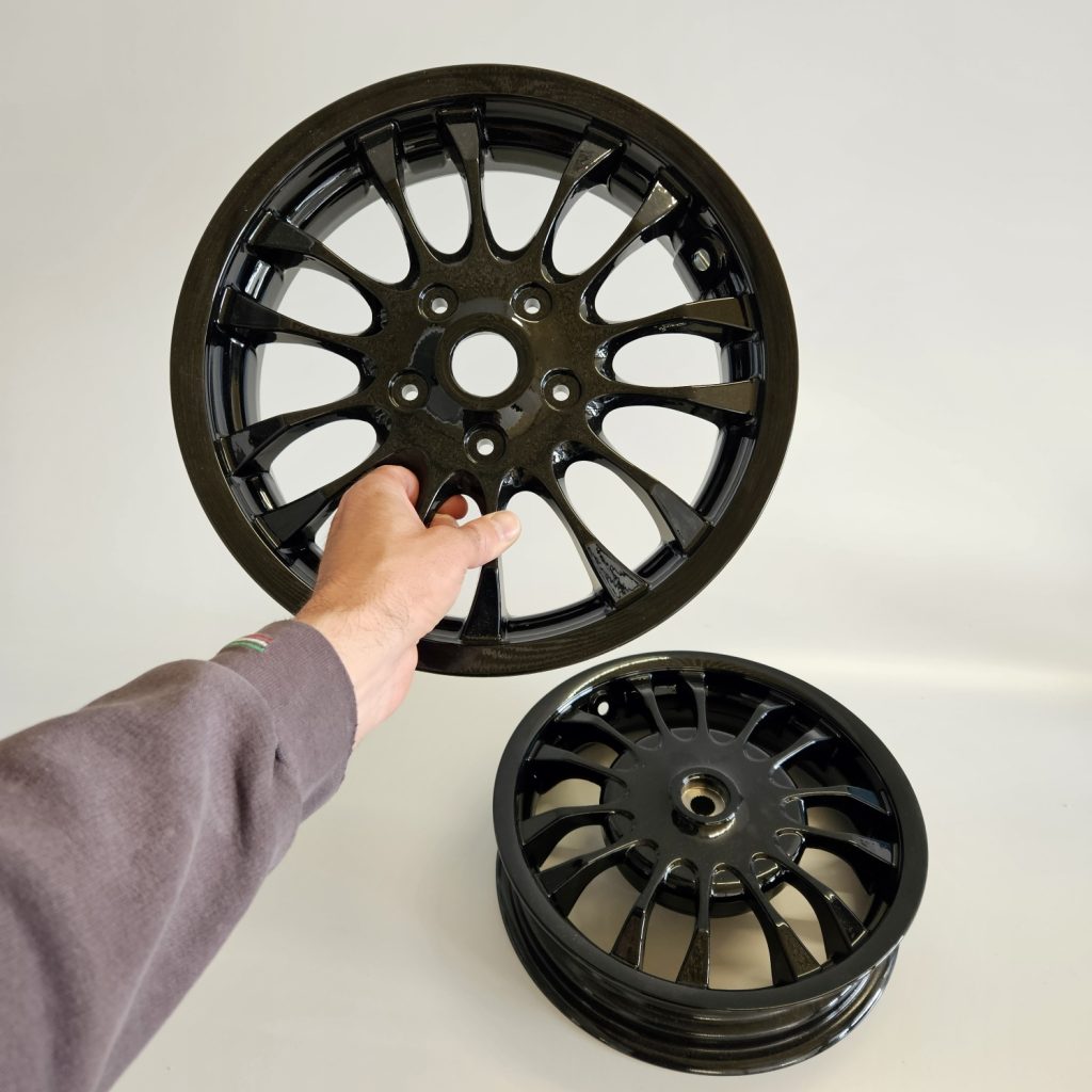 wielset vespa gts – mat blauw met michelin city grip banden